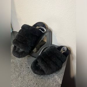 UGG Women’s Fluff Yeah Authentic Black Sheepskin Cozy Fluffy Slides Size 10